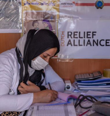 How to Work Locally When Disaster Strikes: Lessons from the Dutch Relief Alliance