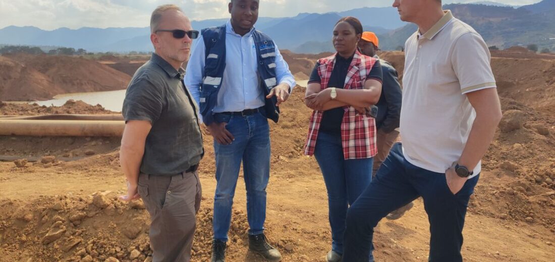 Water and localisation: Learning in all directions